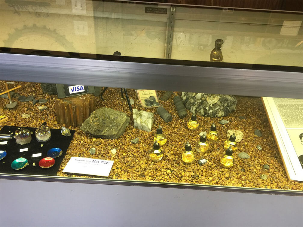 Gift shop 2